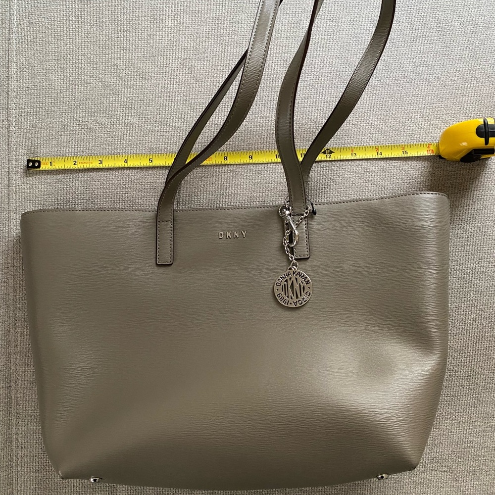 Donna Karan/DKNY Bryant Tote Medium